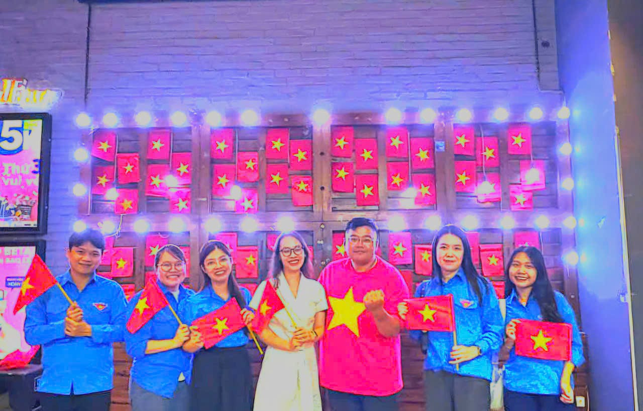Sinh hoạt chuyên đề nhân dịp chào mừng kỷ niệm 50 năm Ngày giải phóng miền Nam thống nhất đất nước